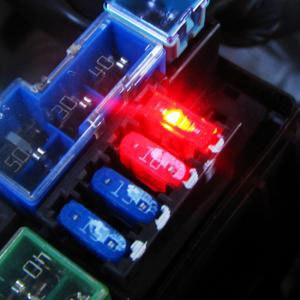 숏트 식별 가능 LED 신형휴즈 2P[25A]